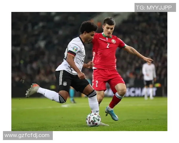 白俄罗斯足球明星的崛起与挑战：从草根到国际舞台的奋斗历程