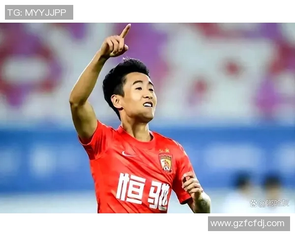 男孩勇敢拒绝足球明星握手背后的故事引发热议